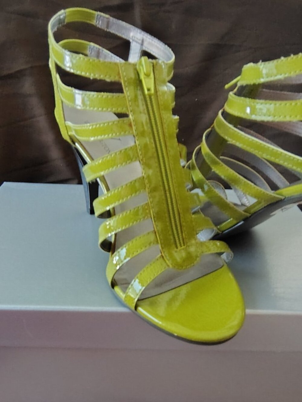 WOMEN'S BRIGHT GREEN NIB STRAPPY HEELS SIZE 8.5